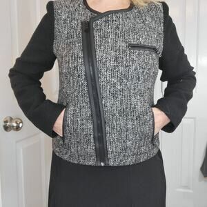 Banana Republic womens size 10 angled zipper dressy jacket